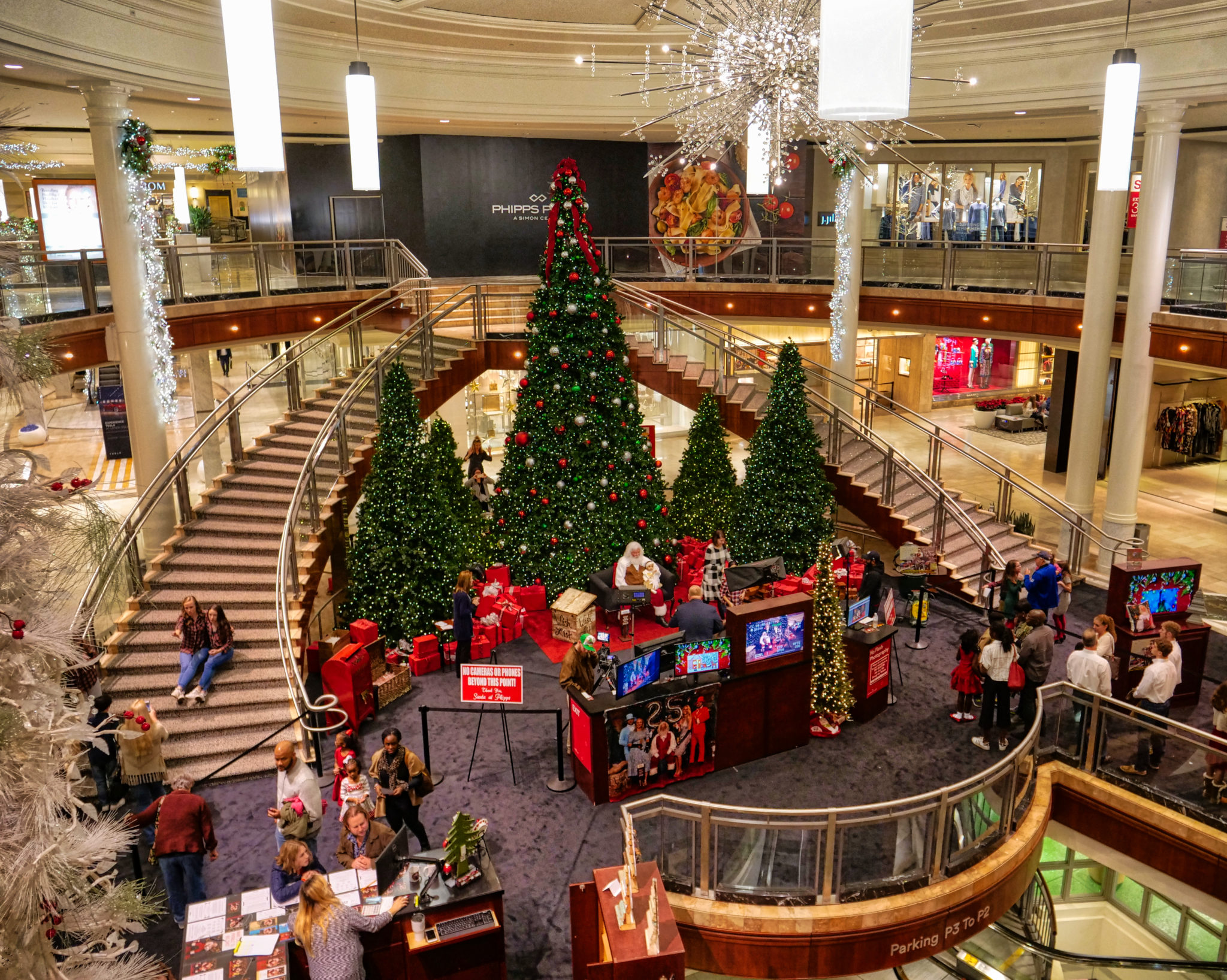 Santa at Phipps - Bigshot
