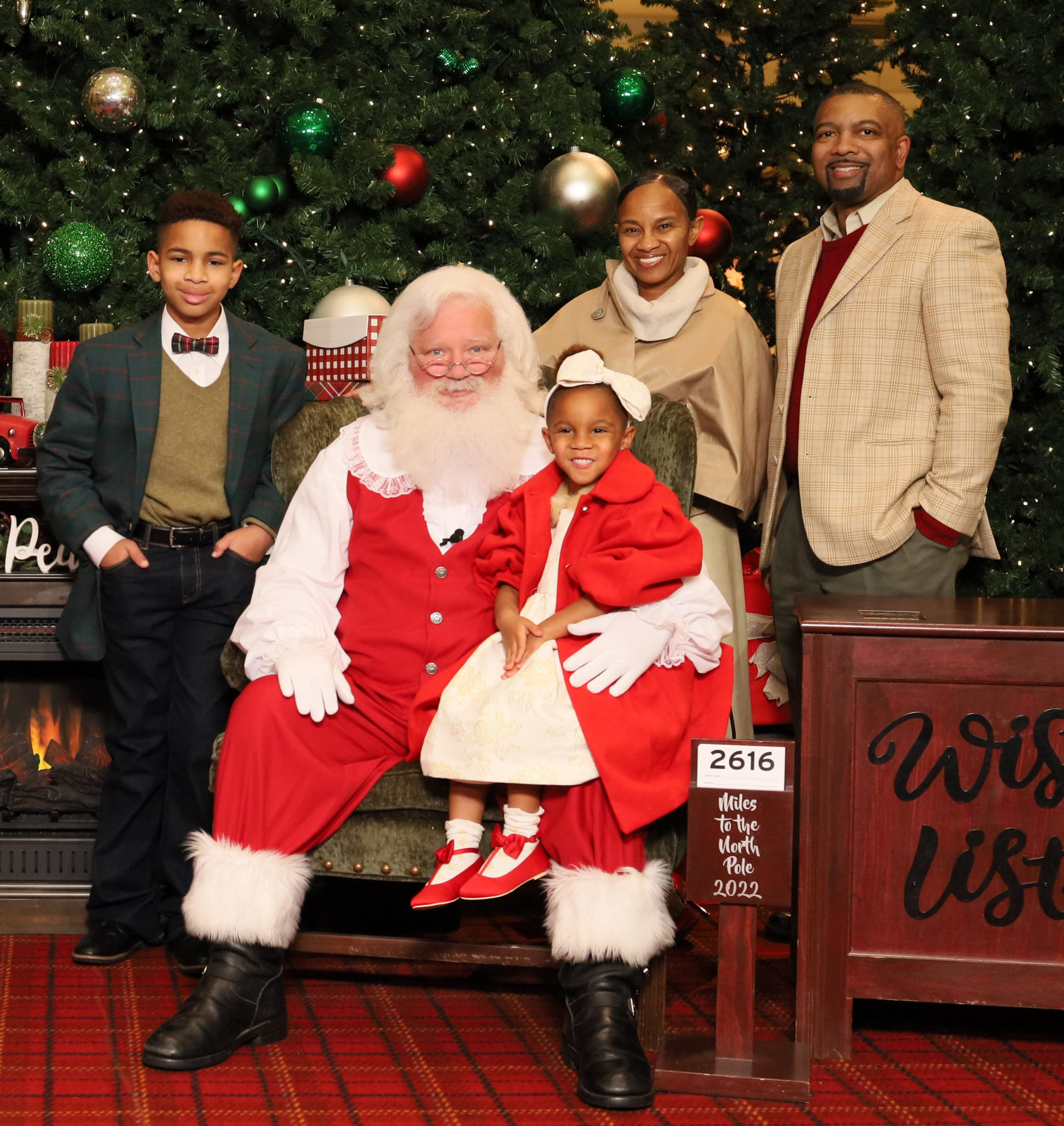 Santa at Phipps - Bigshot